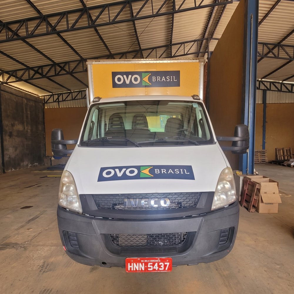 Caminhão IVECO da frota OVO Brasil pronto para expedição